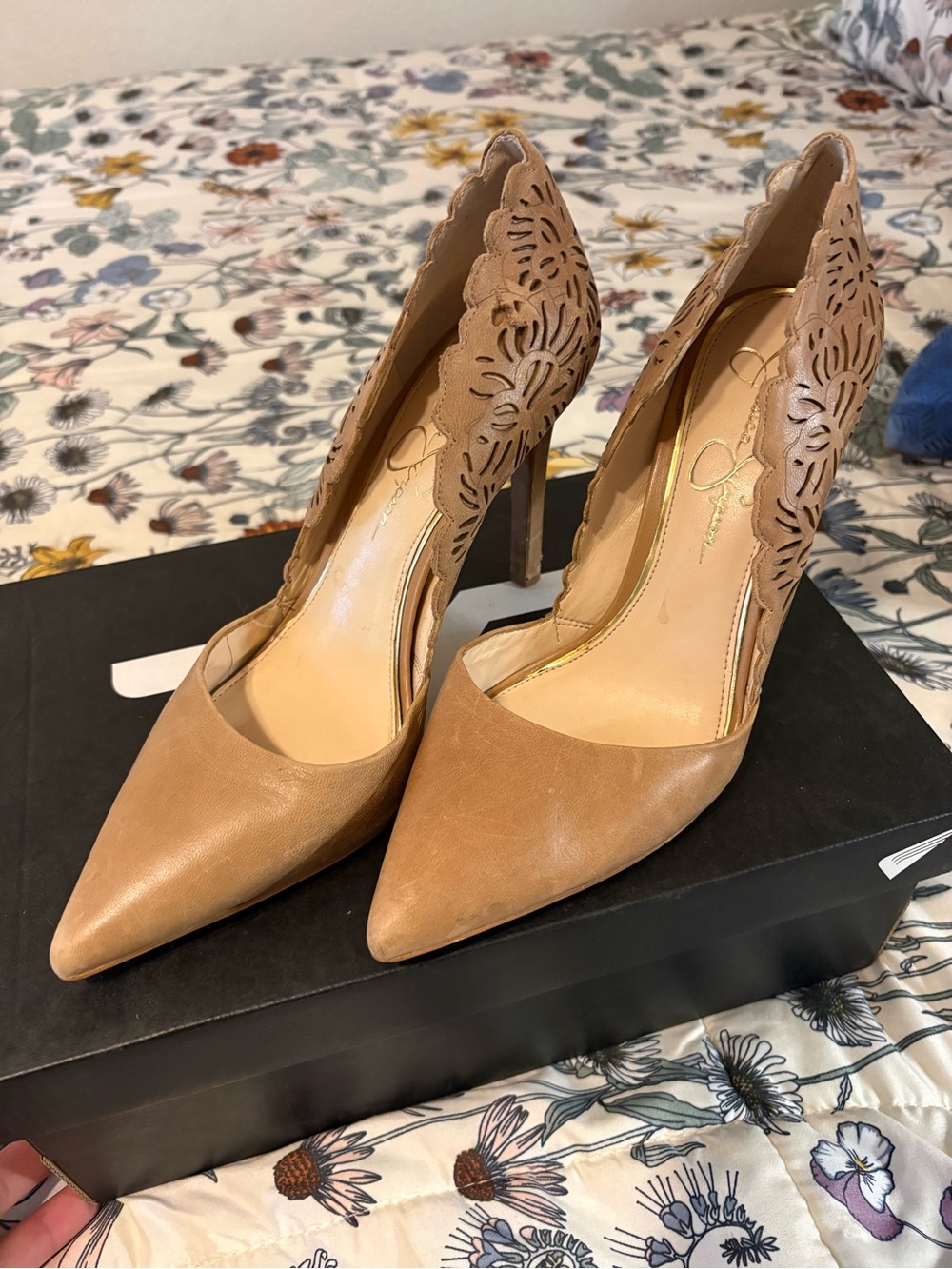 Jessica Simpson Tan Scalloped Laser-Cut Pointed Toe Stiletto Heels